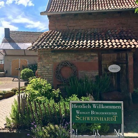 Heinrichs Winery Bed & Breakfast Langenlonsheim Exterior foto