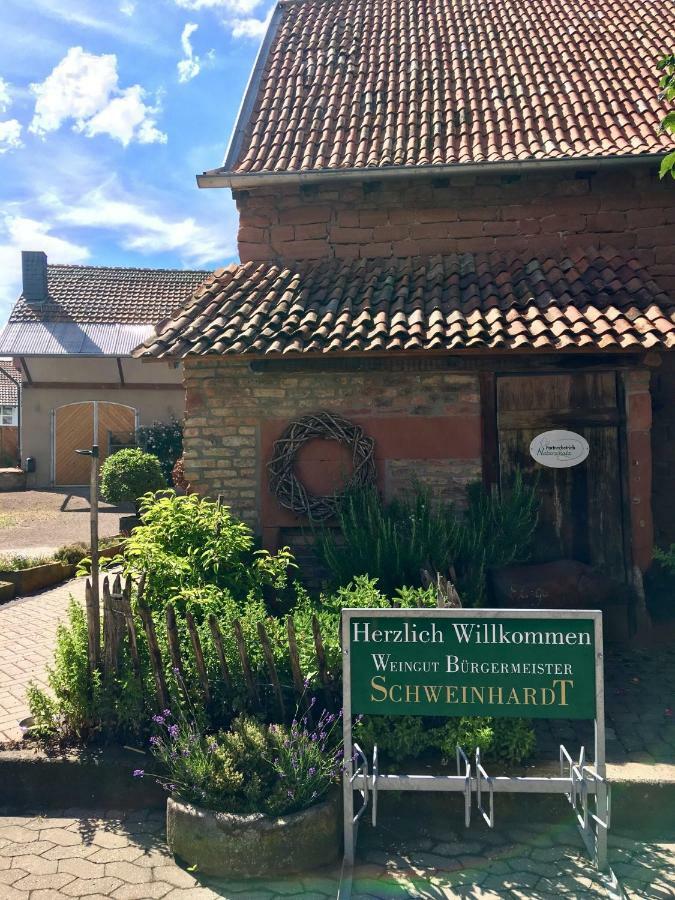 Heinrichs Winery Bed & Breakfast Langenlonsheim Exterior foto